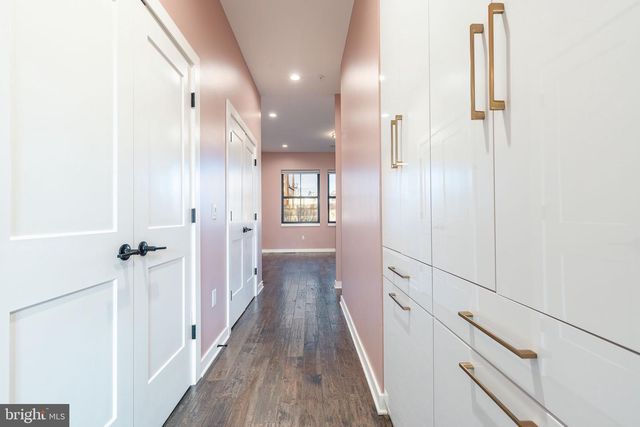 4523 RIVERSIDE WAY, Philadelphia, PA 19127