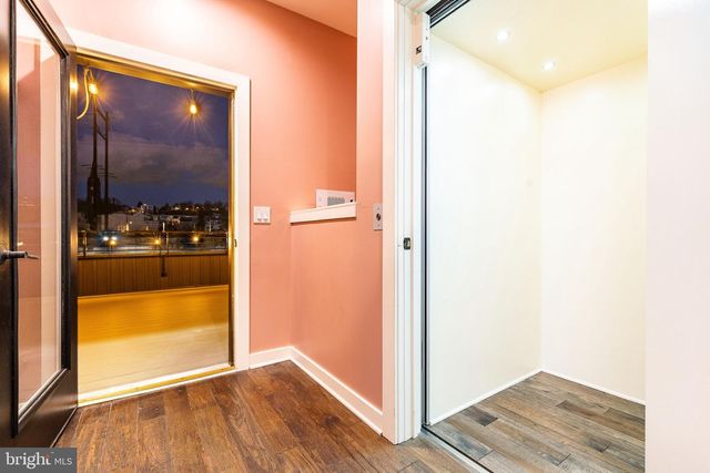 4523 RIVERSIDE WAY, Philadelphia, PA 19127