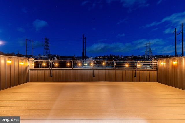 4523 RIVERSIDE WAY, Philadelphia, PA 19127