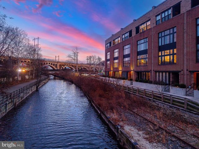 4523 RIVERSIDE WAY, Philadelphia, PA 19127