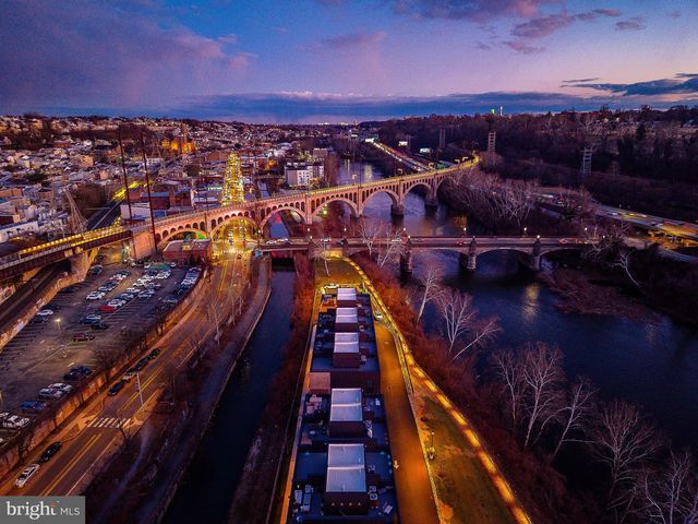 4523 RIVERSIDE WAY, Philadelphia, PA 19127