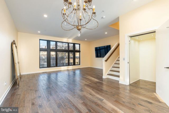 4523 RIVERSIDE WAY, Philadelphia, PA 19127