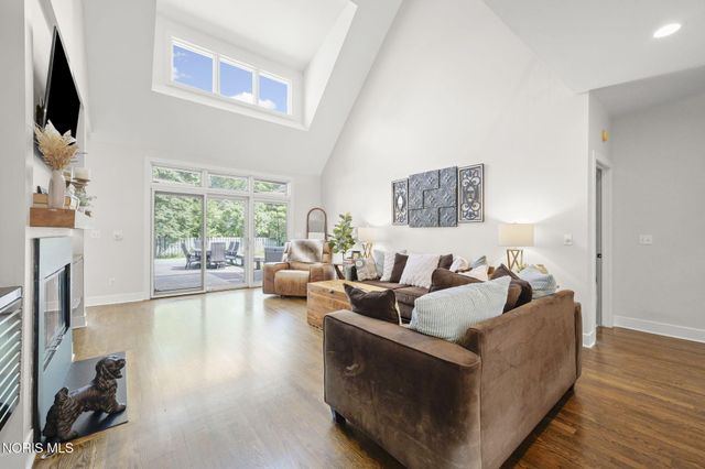 30062 Morningside Drive, Perrysburg, OH 43551