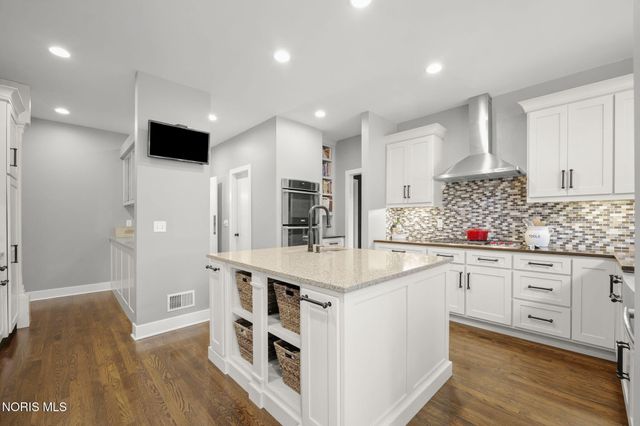 30062 Morningside Drive, Perrysburg, OH 43551