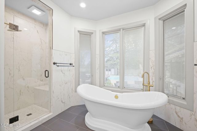 30062 Morningside Drive, Perrysburg, OH 43551