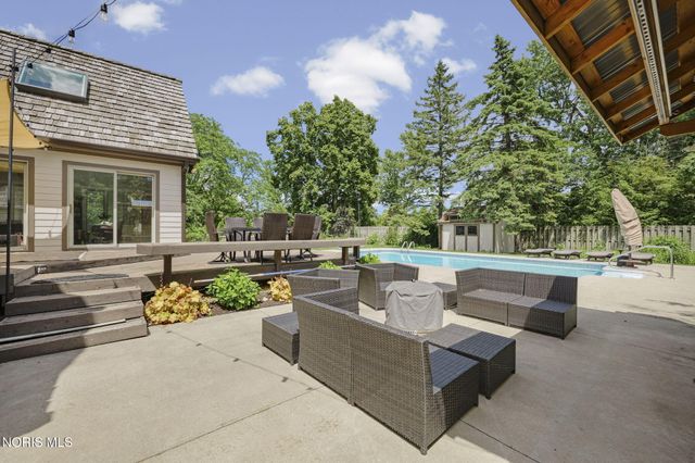 30062 Morningside Drive, Perrysburg, OH 43551
