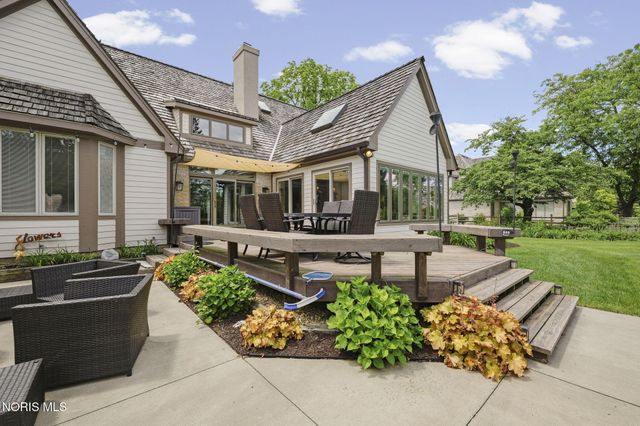 30062 Morningside Drive, Perrysburg, OH 43551