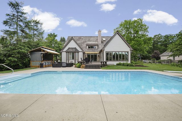 30062 Morningside Drive, Perrysburg, OH 43551