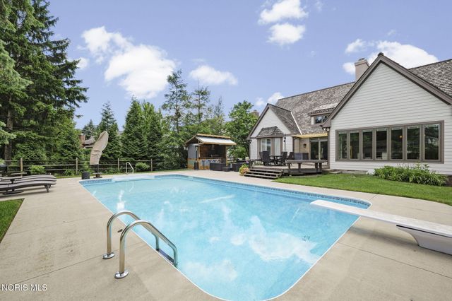 30062 Morningside Drive, Perrysburg, OH 43551