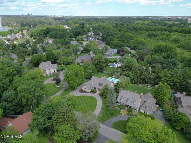30062 Morningside Drive, Perrysburg, OH 43551
