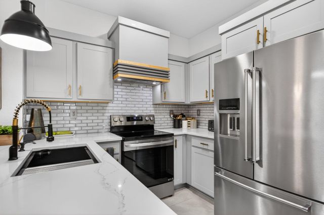 873 NW 3rd Way, Pompano Beach, FL 33060