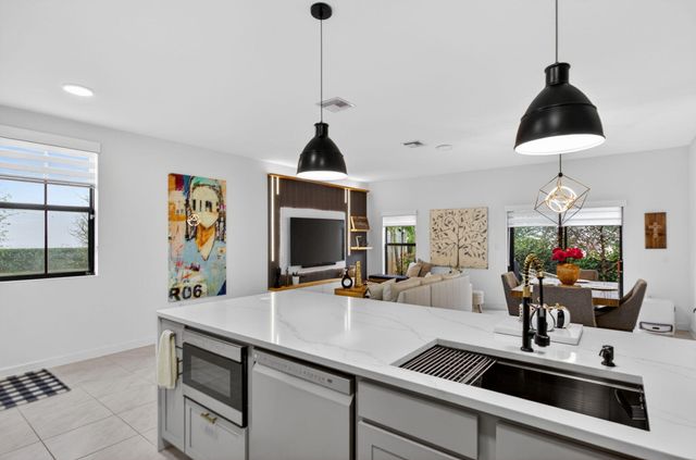 873 NW 3rd Way, Pompano Beach, FL 33060