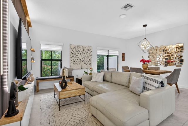 873 NW 3rd Way, Pompano Beach, FL 33060