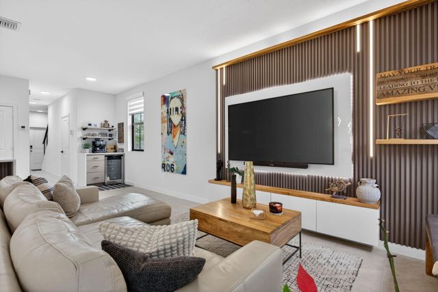 873 NW 3rd Way, Pompano Beach, FL 33060