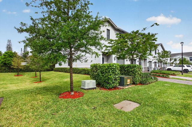 873 NW 3rd Way, Pompano Beach, FL 33060