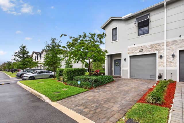 873 NW 3rd Way, Pompano Beach, FL 33060