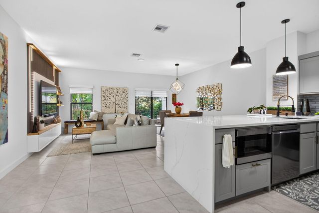 873 NW 3rd Way, Pompano Beach, FL 33060