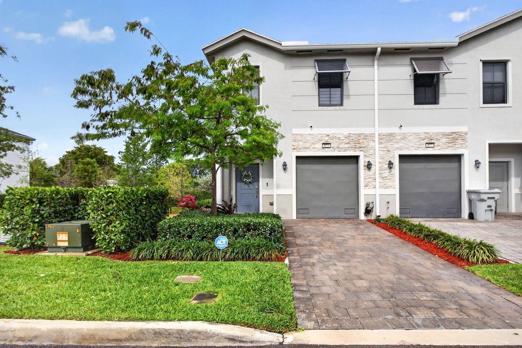 873 NW 3rd Way, Pompano Beach, FL 33060