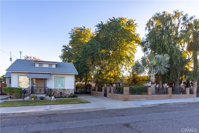 211 Walnut Street, Needles, CA 92363