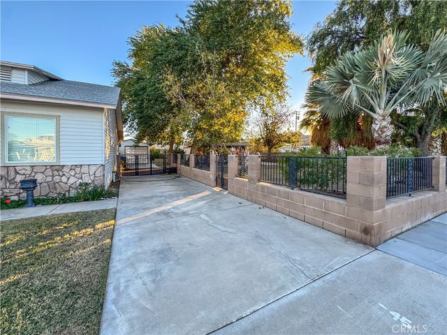 211 Walnut Street, Needles, CA 92363