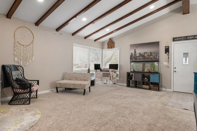 1104 New Haven Avenue, Aurora, IL 60506