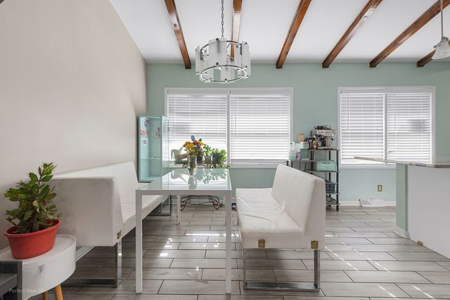 1104 New Haven Avenue, Aurora, IL 60506