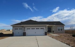 425 E Chadwick Dr, Pueblo West, CO 81007