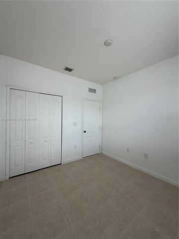 1661 SE 28th St 204, Homestead, FL 33035