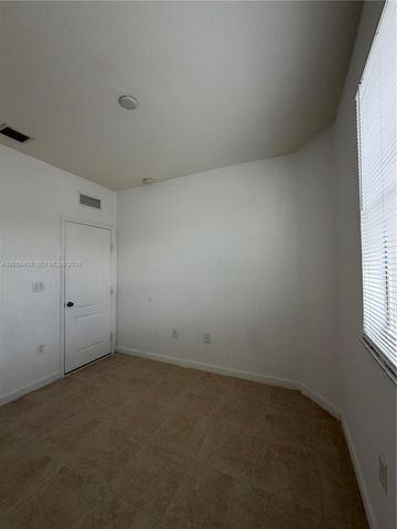 1661 SE 28th St 204, Homestead, FL 33035