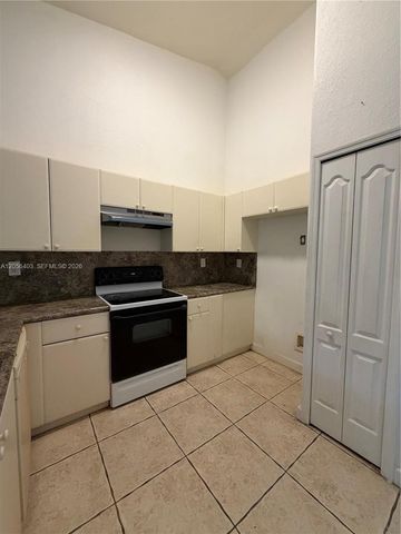 1661 SE 28th St 204, Homestead, FL 33035
