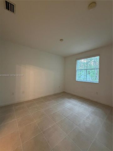 1661 SE 28th St 204, Homestead, FL 33035