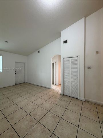 1661 SE 28th St 204, Homestead, FL 33035