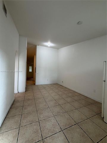 1661 SE 28th St 204, Homestead, FL 33035