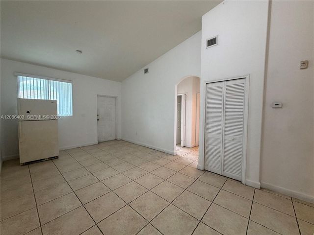 1661 SE 28th St 204, Homestead, FL 33035