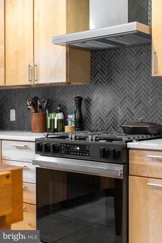 1137 DORUM AVE, State College, PA 16801