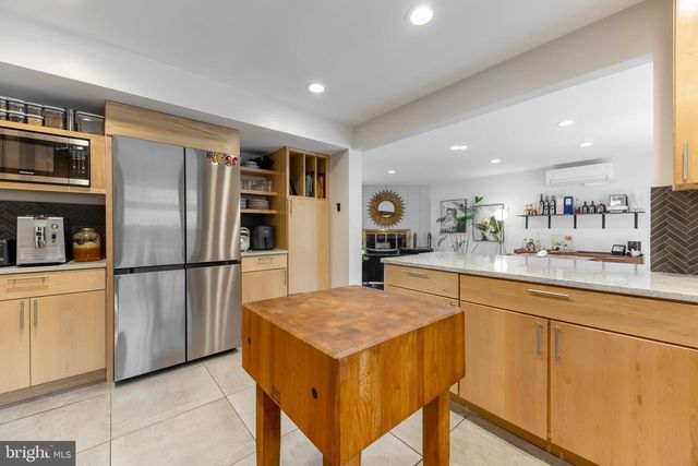 1137 DORUM AVE, State College, PA 16801