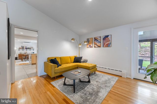 1137 DORUM AVE, State College, PA 16801