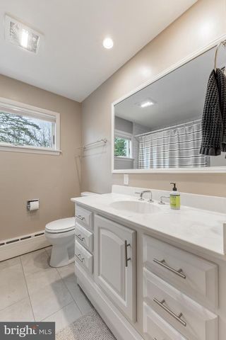 1137 DORUM AVE, State College, PA 16801