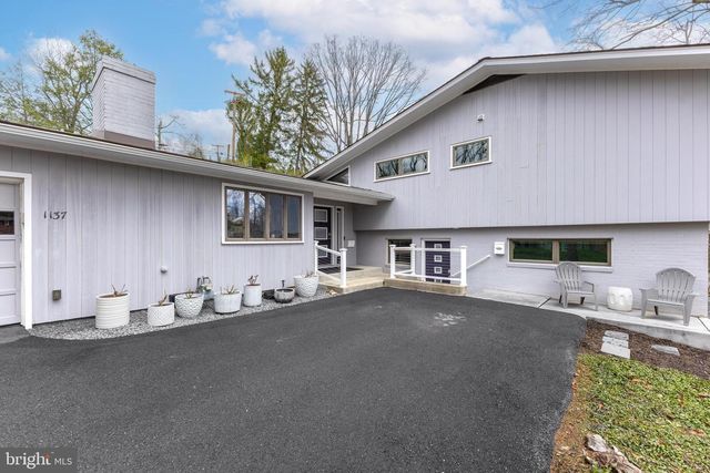 1137 DORUM AVE, State College, PA 16801