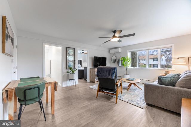 1137 DORUM AVE, State College, PA 16801