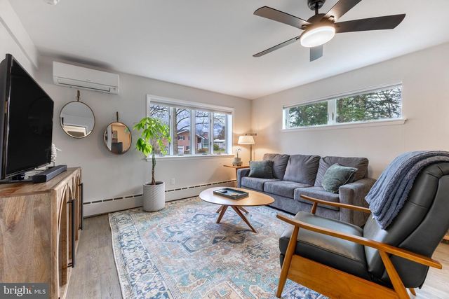 1137 DORUM AVE, State College, PA 16801