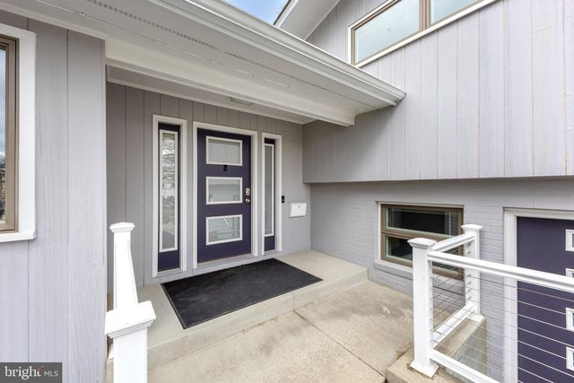 1137 DORUM AVE, State College, PA 16801