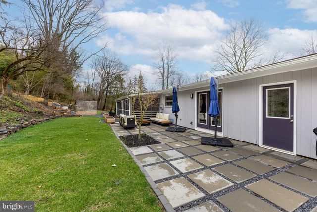 1137 DORUM AVE, State College, PA 16801