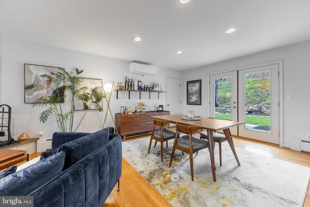 1137 DORUM AVE, State College, PA 16801