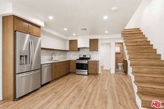 1122 N Beachwood Drive 1/2, Los Angeles, CA 90038