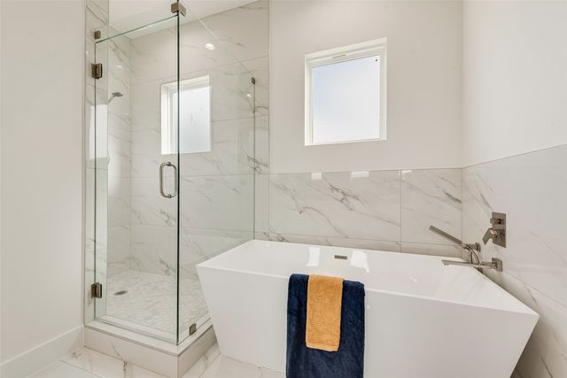 539 W Laureland Road, Dallas, TX 75232