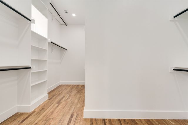 539 W Laureland Road, Dallas, TX 75232