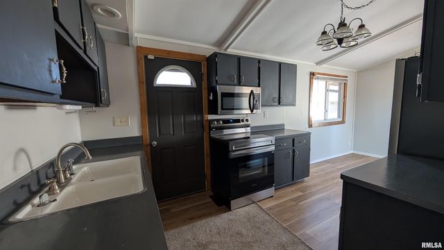 313 HAWTHORNE Circle, Creve Coeur, IL 61610
