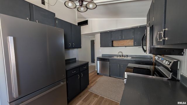 313 HAWTHORNE Circle, Creve Coeur, IL 61610