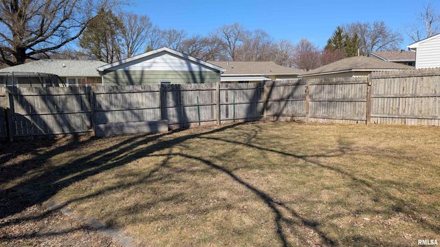 313 HAWTHORNE Circle, Creve Coeur, IL 61610